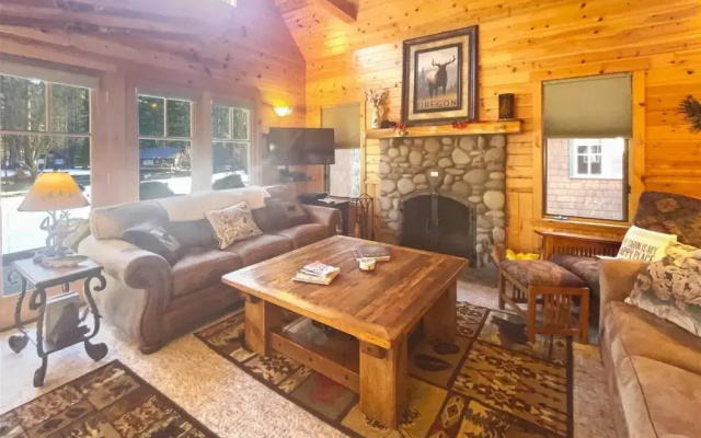 photo 4 of Metolius Cabin 4