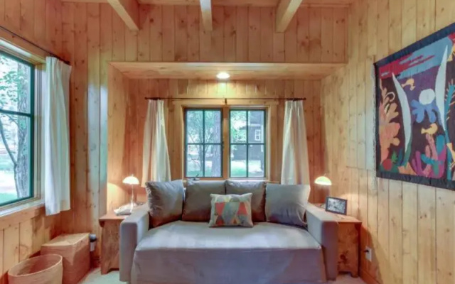 photo 4 of Metolius Cabin 6
