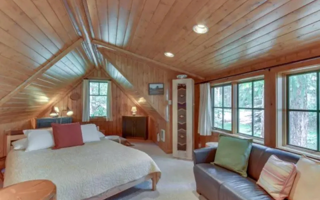 photo 5 of Metolius Cabin 6