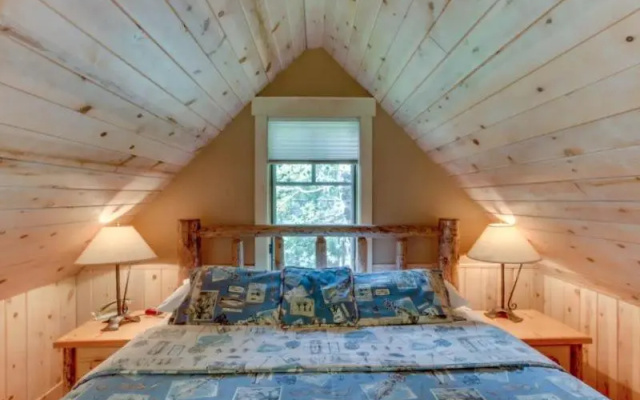 photo 4 of Metolius Cabin 7