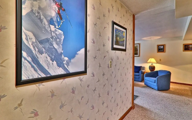 photo 2 of Mg 3c05 - 1br Condo in the Main Mountain Green Building