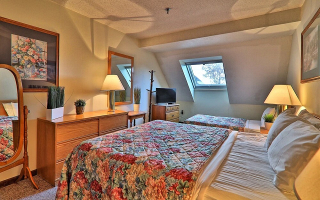 photo 5 of Mg 3c12 - Great Location! Hot Tub/Sauna/Gym/Pool. Yay!