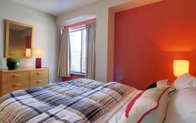 photo 3 of MG 3C16 - Wow!  Location. Views. Pool. Sauna. Shops.  2 Bedrooms