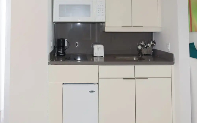 photo 3 of MIA Luxe Properties at Mutiny Park Condominium-Hotel