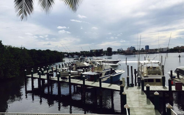 photo 4 of Miami Beach Intracoastal Apartments by Globe Quarters
