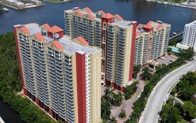 photo 5 of Miami Beach Intracoastal Apartments by Globe Quarters