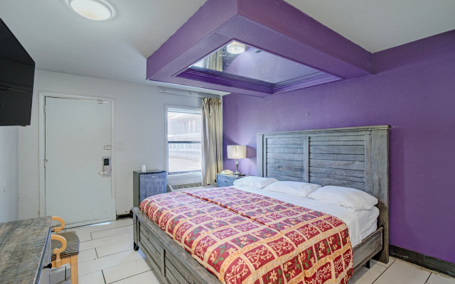 photo 5 of Miami Inn & Suites