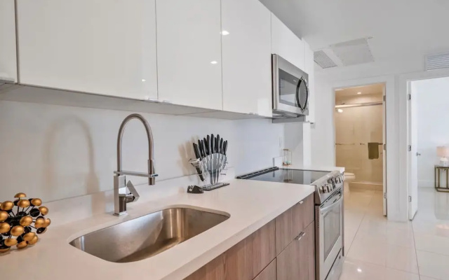 photo 3 of Miami Suite 103
