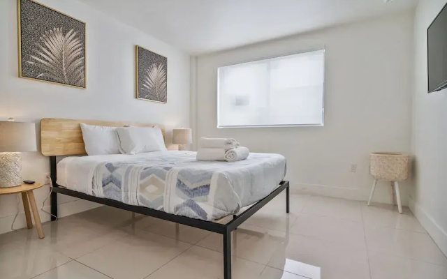 photo 3 of Miami Suite 310