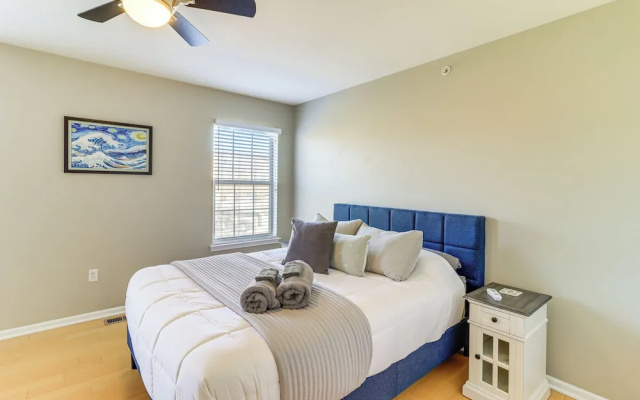 photo 5 of 25 Mi to Detroit: Townhome w/ Smart TV!