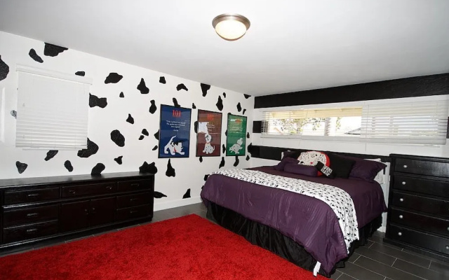 photo 2 of Mickey's House 6 Bedrooms 3 Bathrooms Home