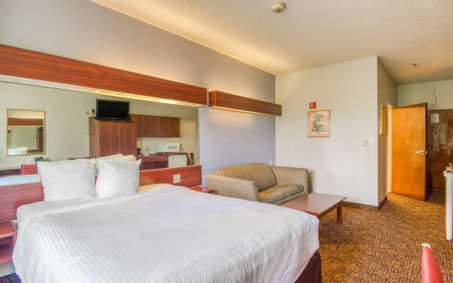 photo 5 of Trident Inn & Suites, Baton Rouge