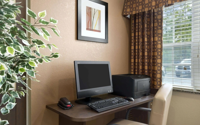 photo 2 of Microtel Inn & Suites by Wyndham Carrollton