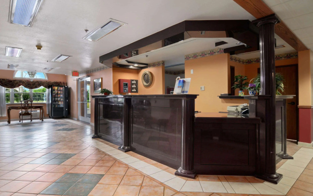 photo 2 of Microtel Inn & Suites by Wyndham Clarksville
