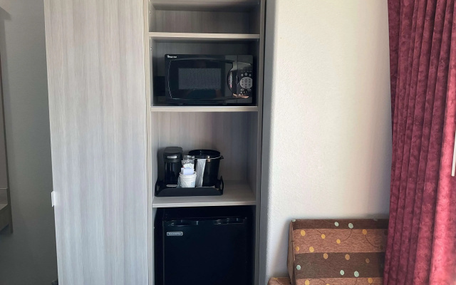photo 5 of Microtel Inn & Suites by Wyndham Clarksville