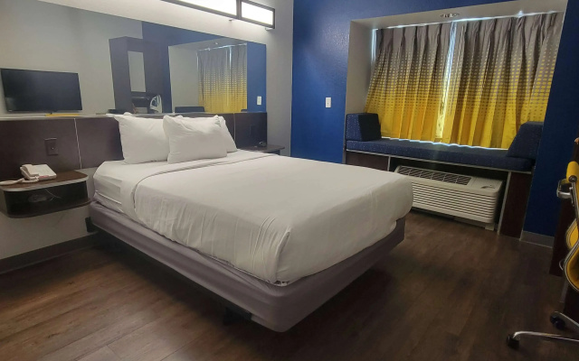 photo 3 of Microtel Inn & Suites by Wyndham Council Bluffs/Omaha