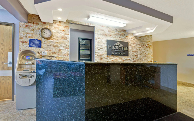 photo 2 of Microtel Inn & Suites by Wyndham Roseville/Detroit Area