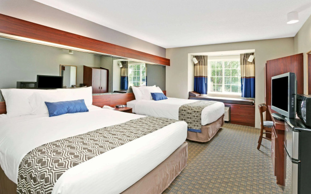 photo 5 of Microtel Inn & Suites by Wyndham Roseville/Detroit Area