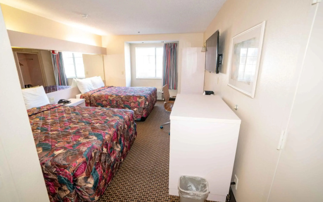 photo 3 of Red Roof Inn & Suites Euless - DFW Airport Southwest