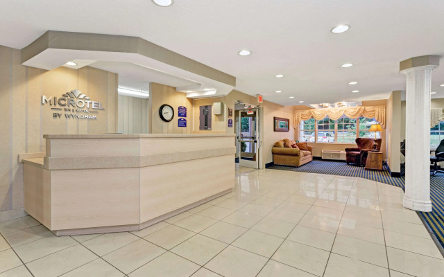 photo 2 of Microtel Inn & Suites by Wyndham Florence/Cincinnati Airport