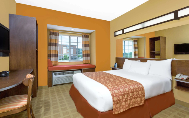 photo 2 of Microtel Inn & Suites by Wyndham Greenville/University Medic