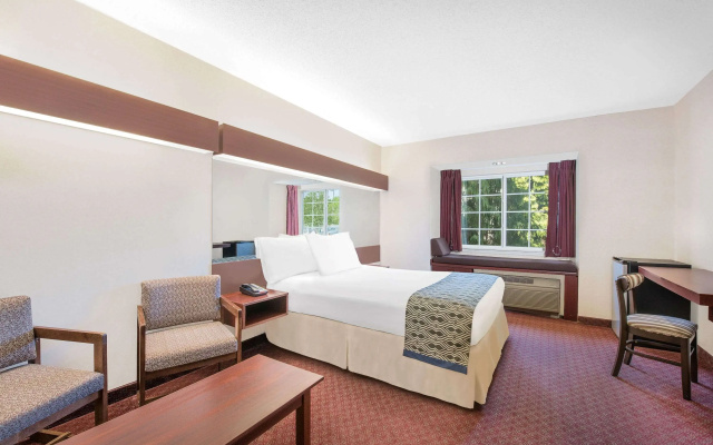 photo 3 of Microtel Inn & Suites by Wyndham Hamburg