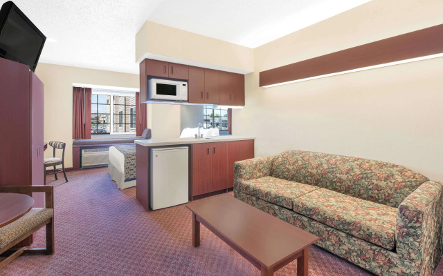 photo 5 of Microtel Inn & Suites by Wyndham Hamburg