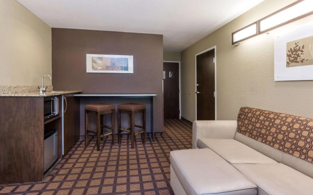photo 2 of Microtel Inn & Suites by Wyndham Jacksonville Airport