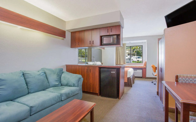 photo 3 of Microtel Inn & Suites by Wyndham Kannapolis/Concord