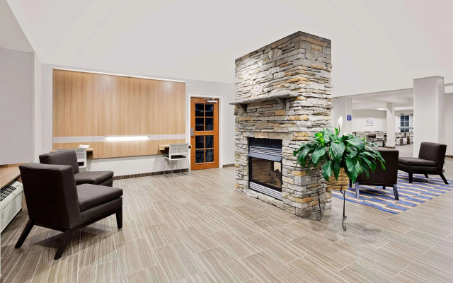 photo 3 of Microtel Inn & Suites by Wyndham Middletown