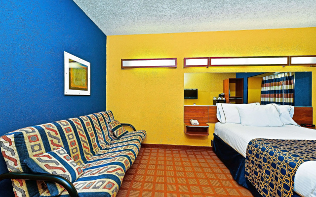 photo 4 of Microtel Inn & Suites by Wyndham New Braunfels