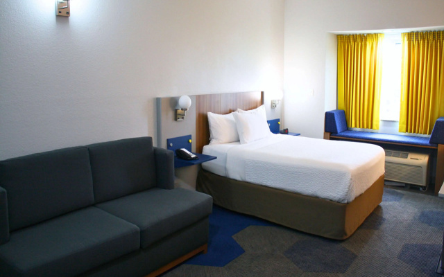 photo 2 of Microtel Inn & Suites by Wyndham Opelika