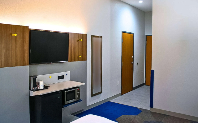 photo 4 of Microtel Inn & Suites by Wyndham Opelika