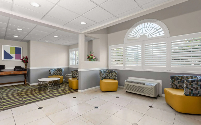 photo 2 of Microtel Inn & Suites by Wyndham Panama City