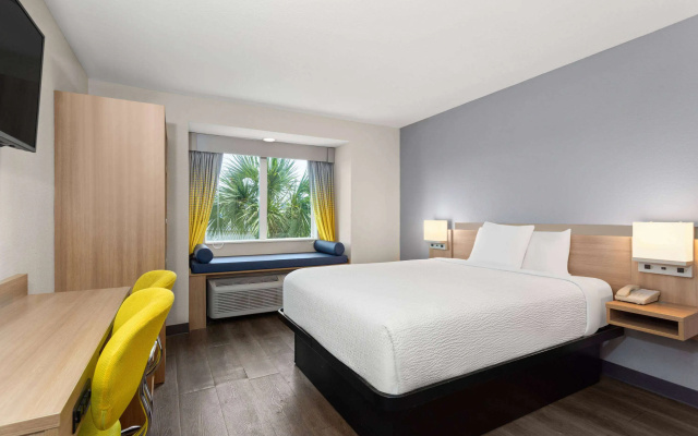 photo 3 of Microtel Inn & Suites by Wyndham Panama City