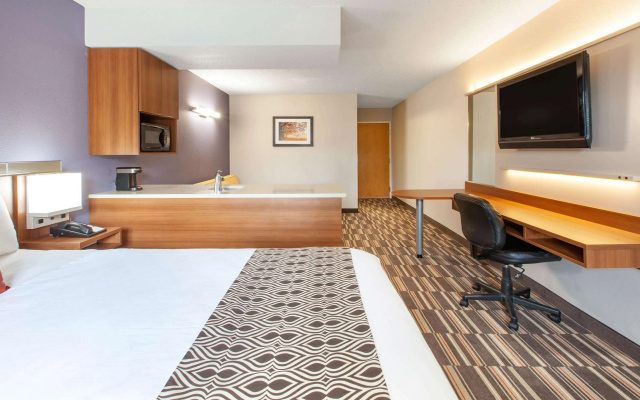 photo 3 of Microtel Inn & Suites by Wyndham Pittsburgh Airport