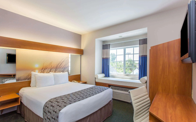 photo 4 of Microtel Inn & Suites by Wyndham Port Charlotte/Punta Gorda