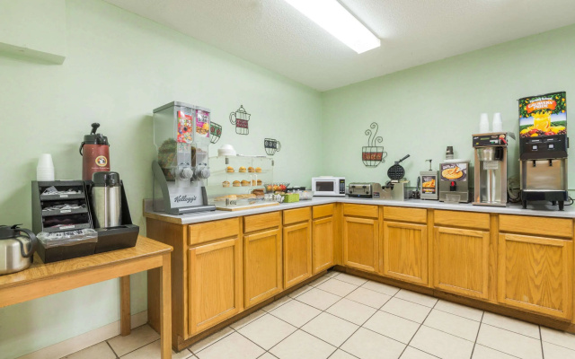 photo 4 of Microtel Inn & Suites by Wyndham Dayton/Riverside OH