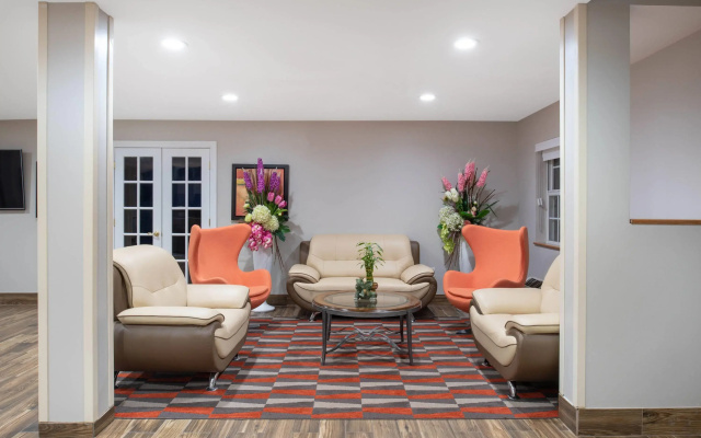 photo 2 of Microtel Inn & Suites by Wyndham Springfield