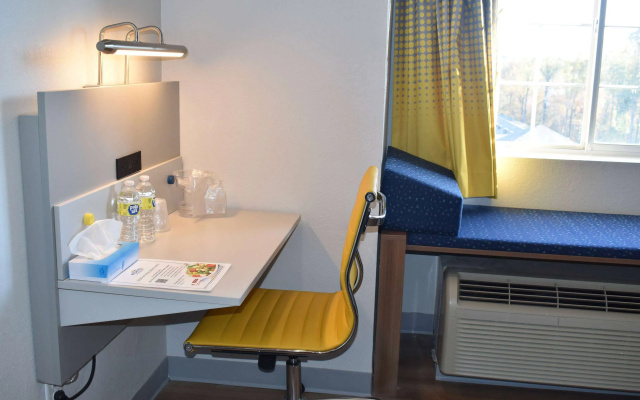 photo 3 of Microtel Inn & Suites by Wyndham Stockbridge/Atlanta I-75