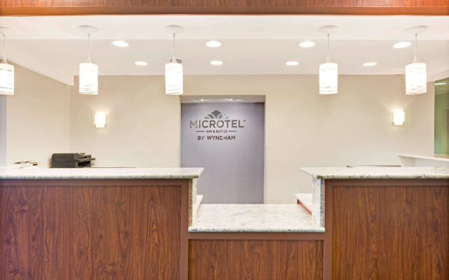 photo 2 of Microtel Inn & Suites by Wyndham Urbandale/Des Moines