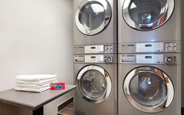 photo 3 of Microtel Inn & Suites by Wyndham Urbandale/Des Moines