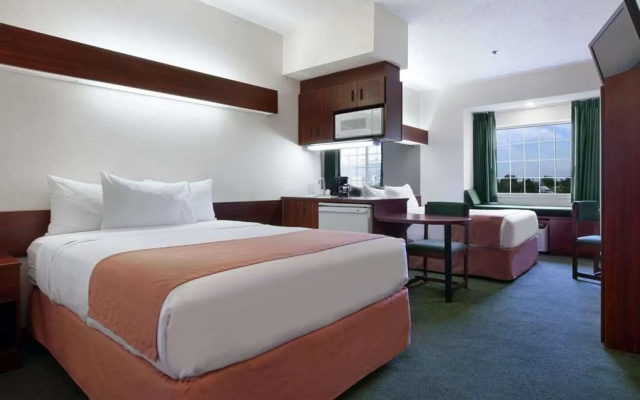 photo 2 of Microtel Inn And Suites Baton Rouge I-10