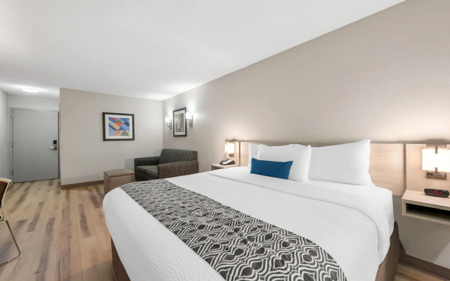 photo 3 of Microtel Inn & Suites by Wyndham Greenville / Woodruff Rd