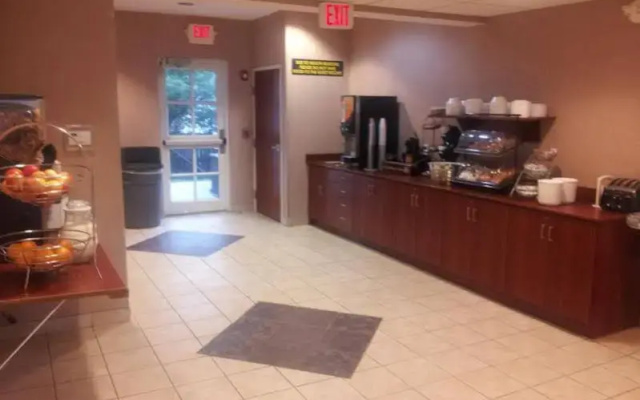photo 2 of Microtel Inn & Suites Rogers