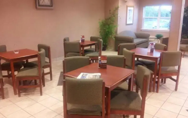 photo 5 of Microtel Inn & Suites Rogers