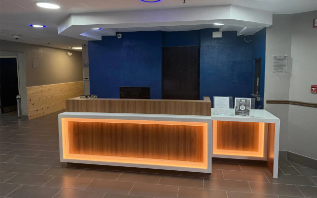 photo 2 of Microtel Inn by Wyndham Atlanta Airport