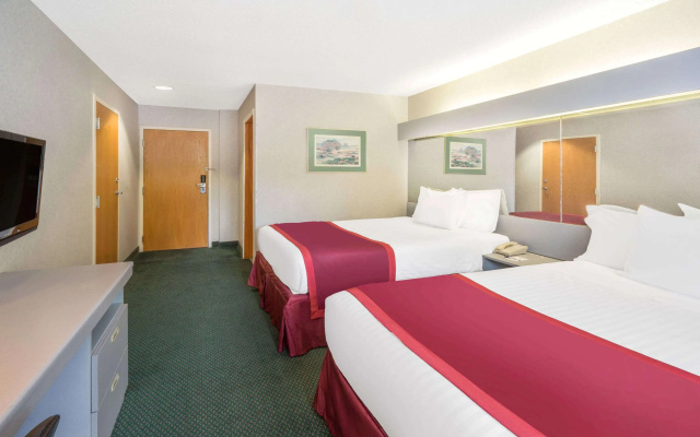 photo 3 of Microtel Inn & Suites by Wyndham Chattanooga/Near Hamilton P