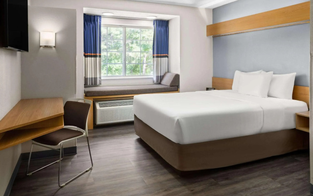 photo 3 of Microtel Inn by Wyndham Raleigh Durham Airport