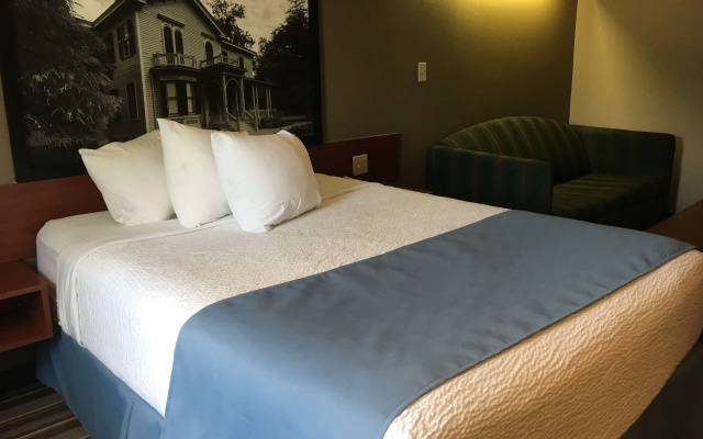 photo 3 of Super 8 by Wyndham Harbison/Parkridge Hospital